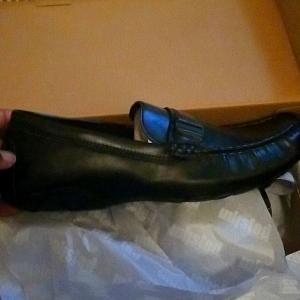 New with tags men's shoes